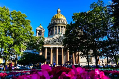 Saint Isaac Katedrali veya Isaakievskiy Sobor, Rusya 'nın Saint Petersburg şehrinde bulunan bir katedral..