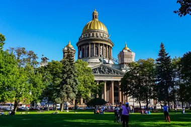 Saint Isaac Katedrali veya Isaakievskiy Sobor, Rusya 'nın Saint Petersburg şehrinde bulunan bir katedral..