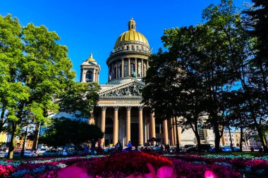 Saint Isaac Katedrali veya Isaakievskiy Sobor, Rusya 'nın Saint Petersburg şehrinde bulunan bir katedral..