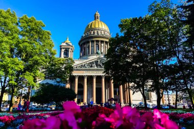 Saint Isaac Katedrali veya Isaakievskiy Sobor, Rusya 'nın Saint Petersburg şehrinde bulunan bir katedral..