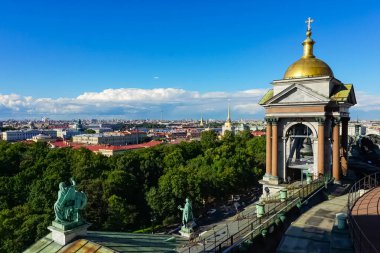 Saint Petersburg arter panorama eski tarihi sokaklar ve binalar ile Saint Petersburg, Rusya.
