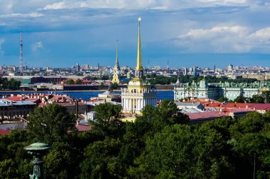 Saint Petersburg arter panorama eski tarihi sokaklar ve binalar ile Saint Petersburg, Rusya.