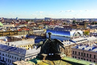 Saint Petersburg arter panorama eski tarihi sokaklar ve binalar ile Saint Petersburg, Rusya.