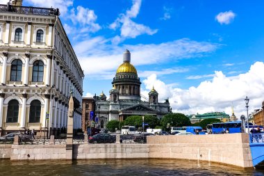 Saint Isaac Katedrali veya Isaakievskiy Sobor, Rusya 'nın Saint Petersburg şehrinde bulunan bir katedral..