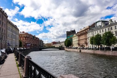 Saint Petersburg Panorama tarihi binalar, mimari, sokaklar ve kanalları ile Saint Petersburg, Rusya.