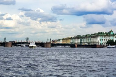 Saint Petersburg Panorama tarihi binalar, mimari, sokaklar ve kanalları ile Saint Petersburg, Rusya.