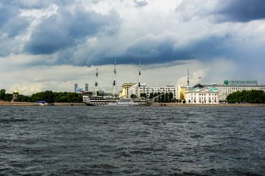 Saint Petersburg Panorama tarihi binalar, mimari, sokaklar ve kanalları ile Saint Petersburg, Rusya.