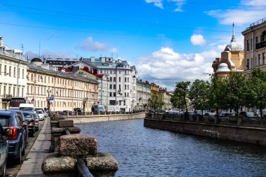 Saint Petersburg Panorama tarihi binalar, mimari, sokaklar ve kanalları ile Saint Petersburg, Rusya.