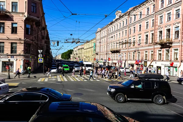 Nevsky Prospect Saint Petersburg Russia Cars Pedestrian Traffic Tourists Saint — Stock Photo, Image
