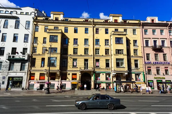 Newski Prospekt Sankt Petersburg Russland Mit Autos Und Fußgängern Und — Stockfoto
