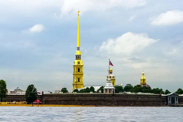 Aziz Peter Paul Katedrali Olarak Bilinen Petropavlovskaya Krepost Saint Petersburg — Stok fotoğraf