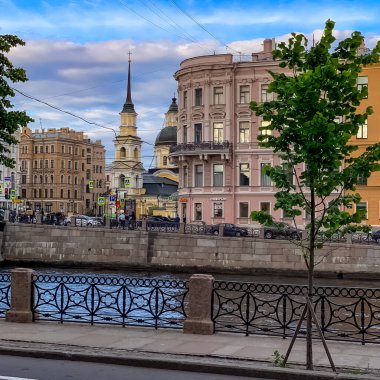 Saint Petersburg Panorama tarihi binalar, mimari, sokaklar ve kanalları ile Saint Petersburg, Rusya.