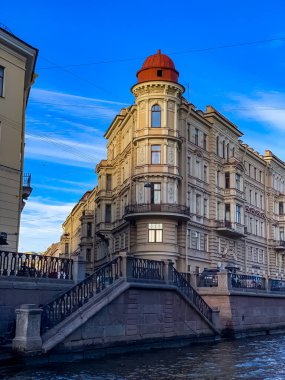Saint Petersburg Panorama tarihi binalar, mimari, sokaklar ve kanalları ile Saint Petersburg, Rusya.