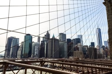 Brooklyn Köprüsü, New York 'ta Manhattan ve Brooklyn ilçeleri arasında East River boyunca uzanan bir köprüdür..