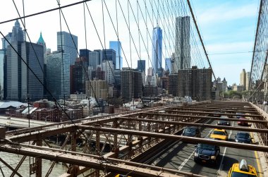 Brooklyn Köprüsü, New York 'ta Manhattan ve Brooklyn ilçeleri arasında East River boyunca uzanan bir köprüdür..