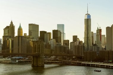 Brooklyn Köprüsü, New York 'ta Manhattan ve Brooklyn ilçeleri arasında East River boyunca uzanan bir köprüdür..