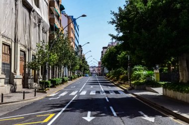 Santa Cruz de Tenerife, Spains Kanarya Adaları 'nda yer alan bir liman şehridir. Tenerife, İspanya