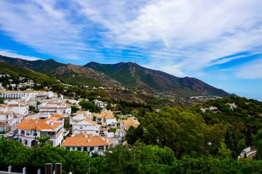 Mijas, Endülüs 'ün otonom bölgelerinden biri olan Malaga' nın Malaga eyaletine bağlı belediyesi. İspanya 'nın güneydoğu kıyısında yer alan Mijas, Costa del Sol Batı Bölgesi' ne aittir..