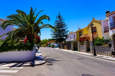 Fuengirola İspanya 'nın güneyinde, Costa del Sol' da bir kasabadır..