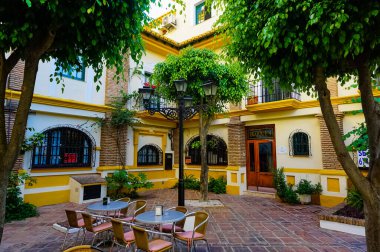 Fuengirola İspanya 'nın güneyinde, Costa del Sol' da bir kasabadır..