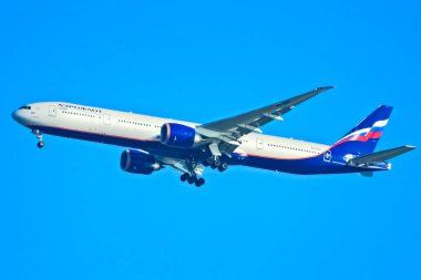 Aeroflot - Rus Havayolları Boeing 777-300ER uçağı New York, ABD 'deki John F. Kennedy Uluslararası Havaalanına indi.