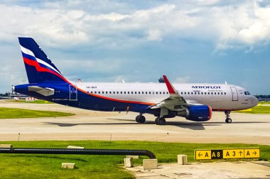 Aeroflot - Rus Havayolları Airbus A320-200 Moskova, Rusya 'daki Sheremetyevo Uluslararası Havalimanı' ndan kalkış vergisi.