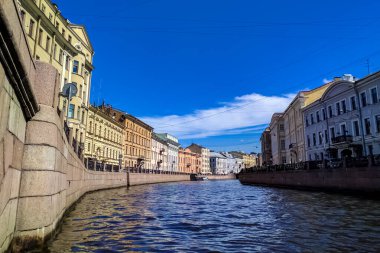 Saint Petersburg Panorama tarihi binalar, mimari, sokaklar ve kanalları ile Saint Petersburg, Rusya.