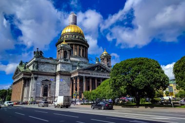 Saint Isaac Katedrali veya Isaakievskiy Sobor, Rusya 'nın Saint Petersburg şehrinde bulunan bir katedral..