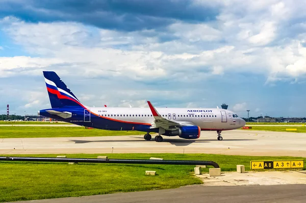 Аэрофлот Российский Авиаперевозчик Airbus A320 200 Вылета Международном Аэропорту Шереметьево — стоковое фото
