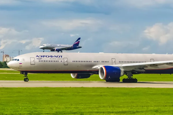 Аерофлот Boeing 777 300Er Готовий Зльоту Міжнародному Аеропорту Шереметьєво Посадкою — стокове фото