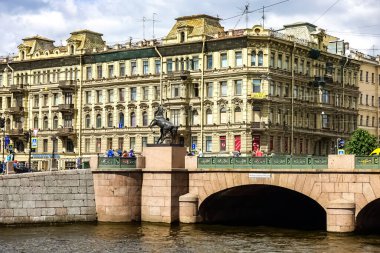 Saint Petersburg Panorama tarihi binalar, mimari, sokaklar ve kanalları ile Saint Petersburg, Rusya.