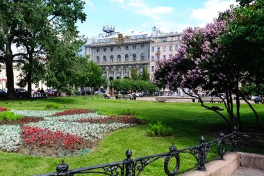 Saint Petersburg Panorama tarihi binalar, mimari, sokaklar ve kanalları ile Saint Petersburg, Rusya.