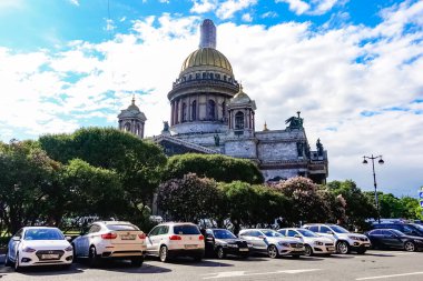 Saint Isaac Katedrali veya Isaakievskiy Sobor, Rusya 'nın Saint Petersburg şehrinde bulunan bir katedral..