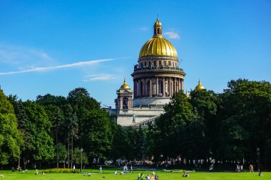 Saint Isaac Katedrali veya Isaakievskiy Sobor, Rusya 'nın Saint Petersburg şehrinde bulunan bir katedral..
