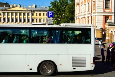 Aziz Petersburg Panoraması 'nda tarihi binalar mimari sokaklar ve kanallar Saint Petersburg, Rusya.