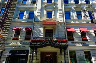 Aziz Petersburg Panoraması 'nda tarihi binalar mimari sokaklar ve kanallar Saint Petersburg, Rusya.