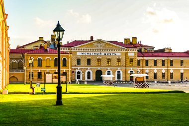 Saint Petersburg Darphanesi dünyanın en büyük nane şekerlerinden biridir. Büyük Peter tarafından 1724 yılında Peter ve Paul Kalesi topraklarında kurulmuştur. Saint Petersburg, Rusya. 