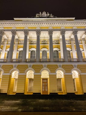 Saint Petersburg Panorama tarihi binalar, mimari, sokaklar ve kanalları ile Saint Petersburg, Rusya.