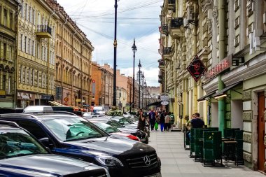 Aziz Petersburg Panoraması 'nda tarihi binalar mimari sokaklar ve kanallar Saint Petersburg, Rusya.