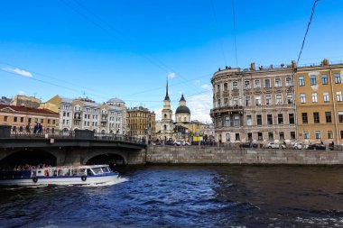 Aziz Petersburg Panoraması 'nda tarihi binalar mimari sokaklar ve kanallar Saint Petersburg, Rusya.