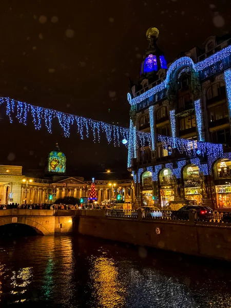 サンクトペテルブルククリスマスと新年の冬の装飾 ロシアのサンクトペテルブルク — ストック写真