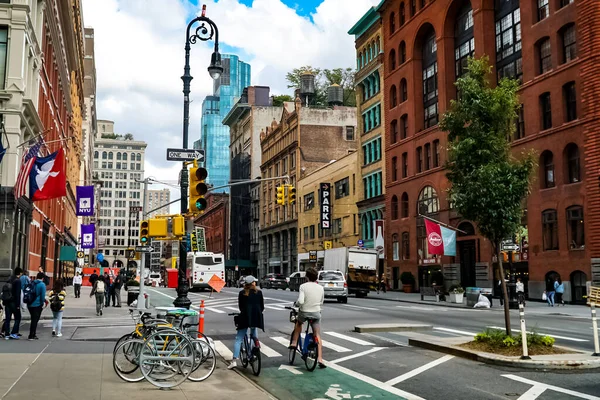 纽约市曼哈顿街道全景 街上有黄色的纽约市出租车 纽约曼哈顿 — 图库照片