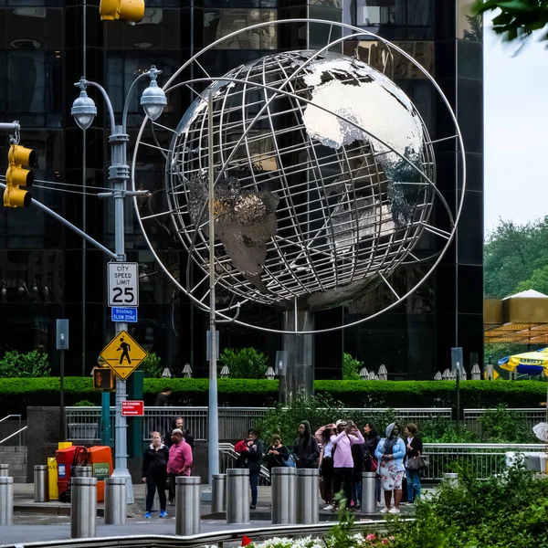 纽约市哥伦布广场 雨天开黄色出租车 纽约曼哈顿 — 图库照片