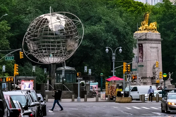 New York Taki Columbus Circle Yağmurlu Bir Günde Sarı Taksilerle — Stok fotoğraf