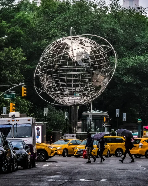 纽约市哥伦布圆环 街道上有黄色的纽约市出租车 纽约曼哈顿 — 图库照片