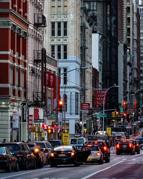 Sąsiedztwo Soho Nowym Jorku Manhattan Żółtymi Taksówkami Nowego Jorku Ulicach — Zdjęcie stockowe