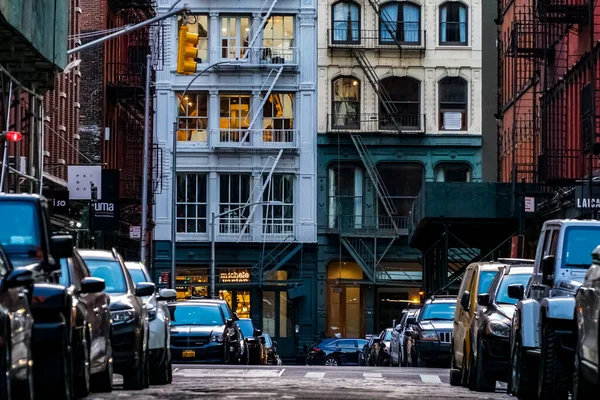 Soho Bairro Nova York Manhattan Com Amarelo Táxis Nova York — Fotografia de Stock