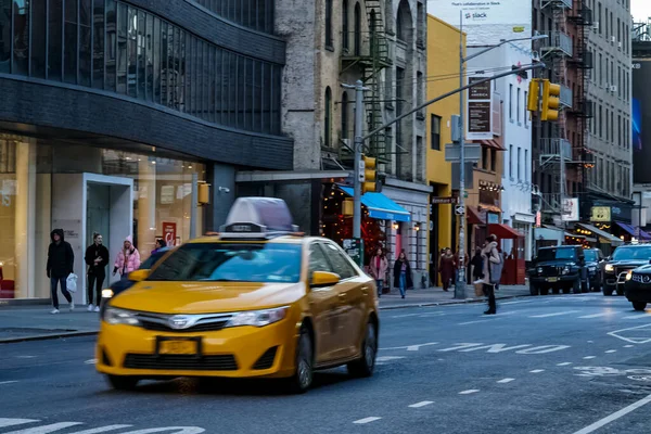 Soho Bairro Nova York Manhattan Com Amarelo Táxis Nova York — Fotografia de Stock