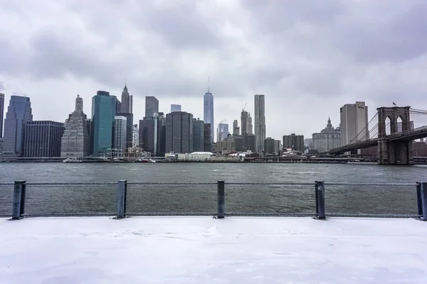 Wintersneeuwstorm Sneeuwstorm New York City Met Zware Sneeuwval Auto Bedekt — Stockfoto