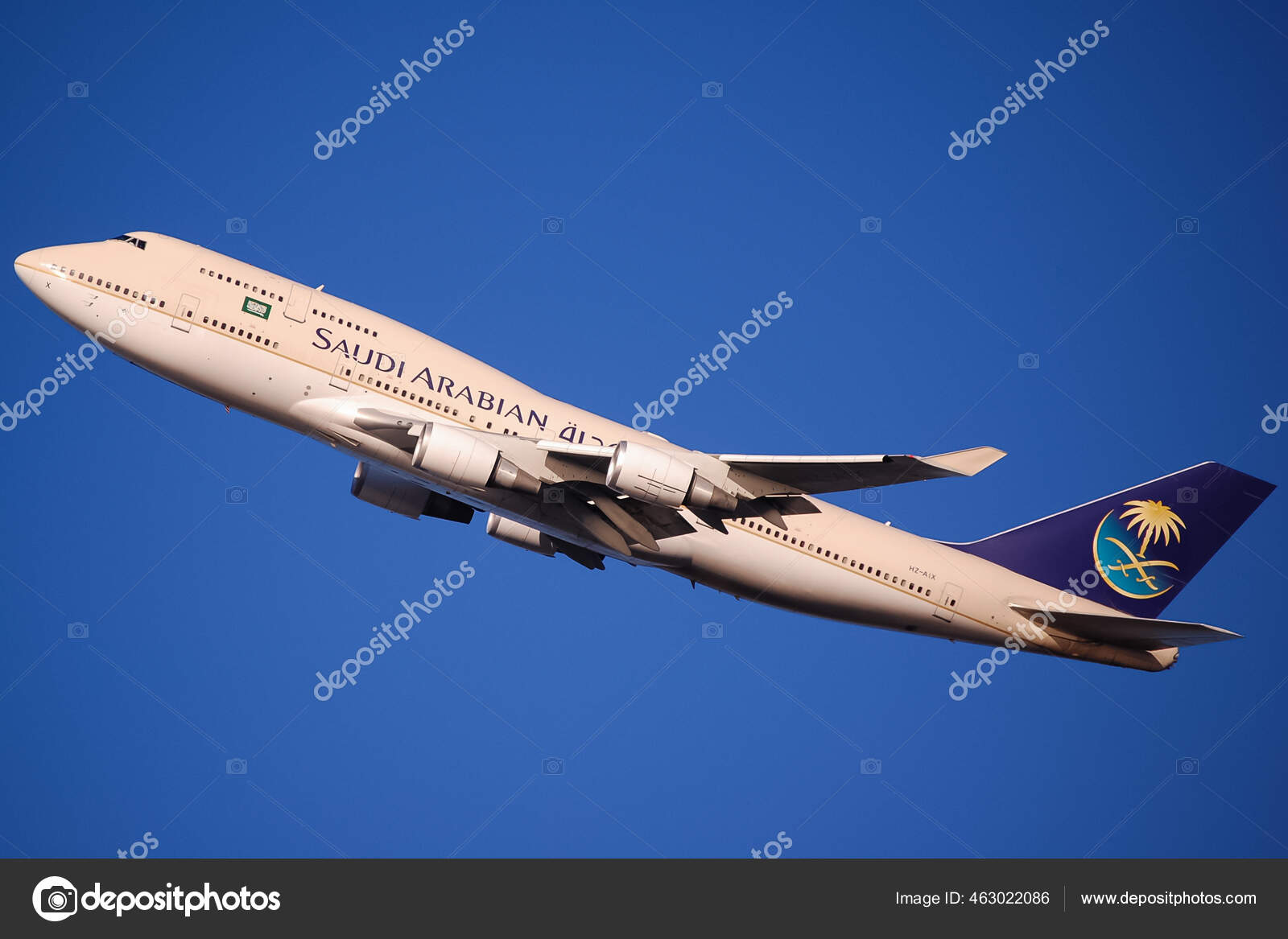 Saudi Arabian Airlines Stock Photos Royalty Free Saudi Arabian Airlines Images Download Pictures On Depositphotos
